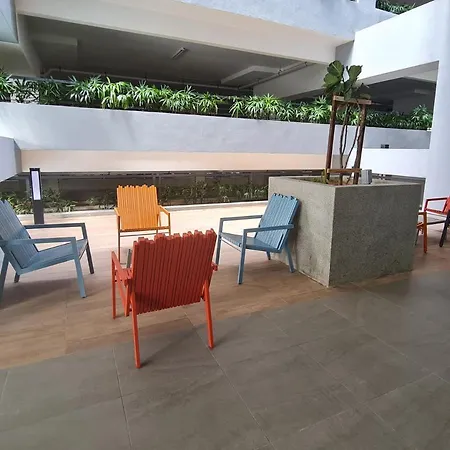 Cozy Modern Tiny Home 2R1B 10 Mins To Klcc